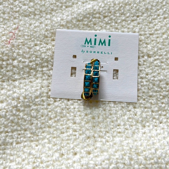 Like new- Mimi by Sorrelli Earrings - Picture 2 of 7